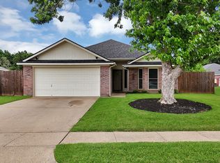 1151 Darren Dr, Burleson, TX 76028