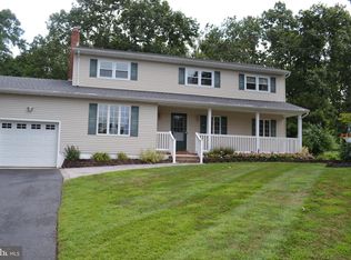 16 Liverpool Ct, Toms River, NJ 08753