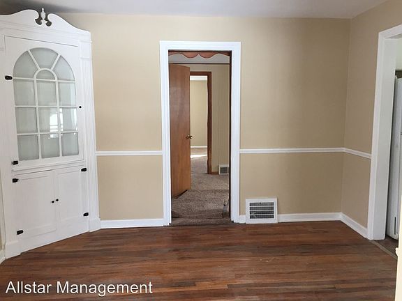 4th image of 210 Columbus St