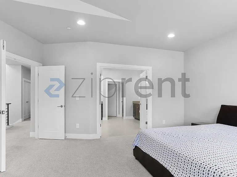 24369 NE 24th St — Photo 15