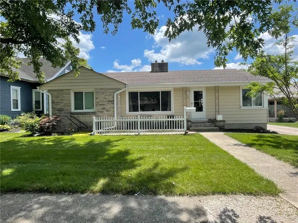 217 E Lincoln St, Arthur, IL 61911