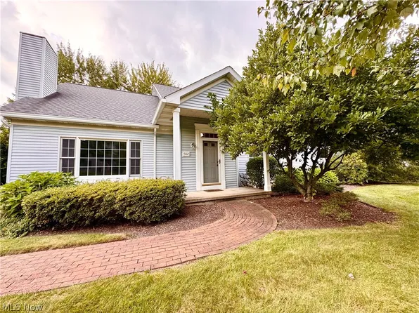 502 Dogwood Ln, Chagrin Falls, OH 44023