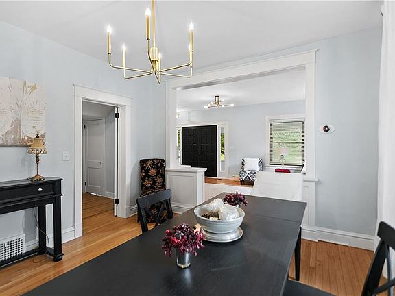 5th image of 4004 Bell St