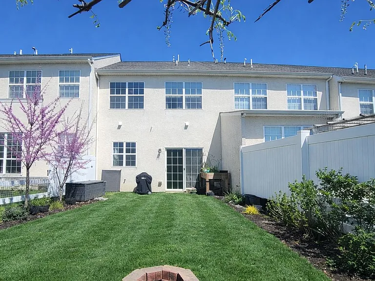 417 Wilmore Dr — Photo 16