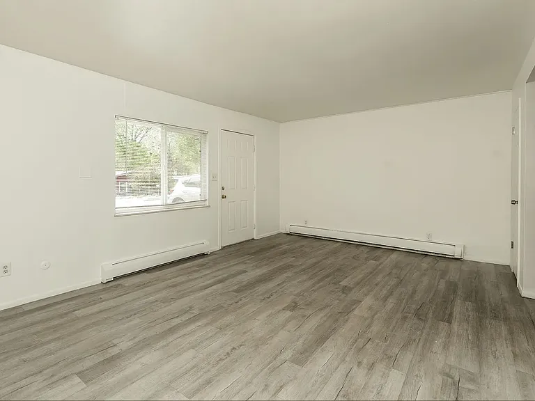 803 Yuma St — Photo 6