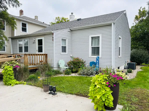 1213 W University Ave, Mitchell, SD 57301