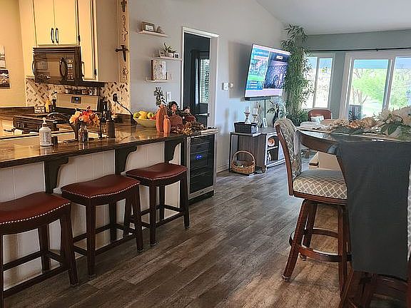 5th image of 14746 Clubhouse Dr APT B