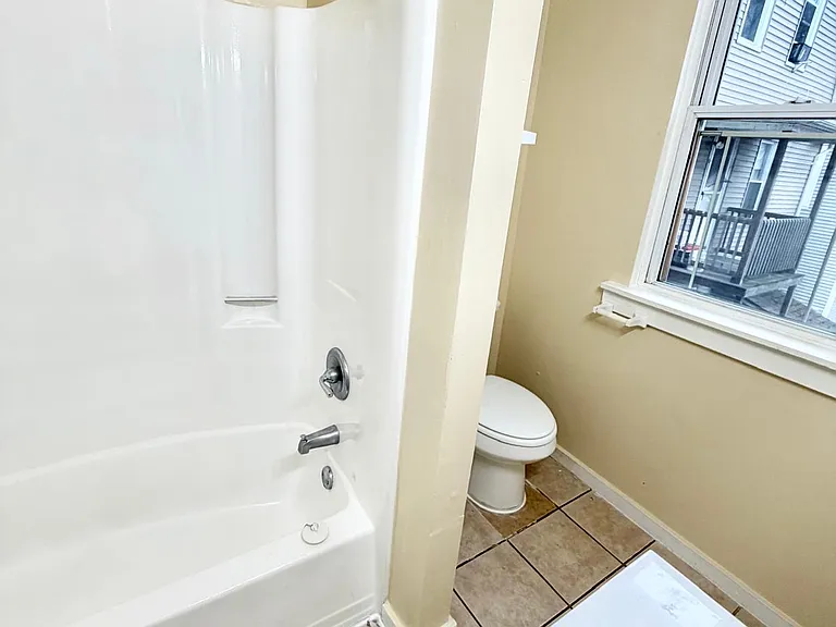 33 Dickerman St #4 — Photo 4
