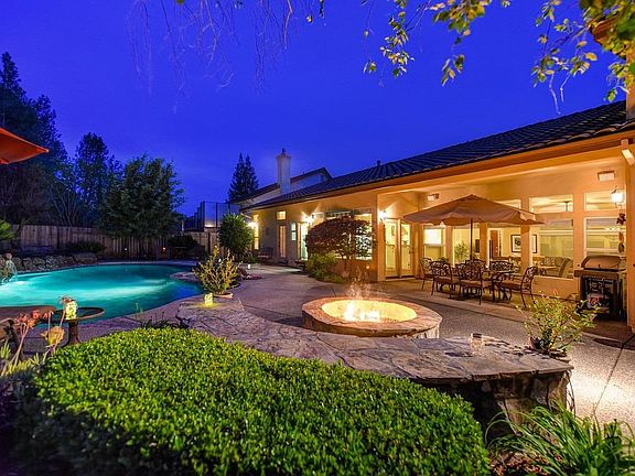 5th image of 147 Hopfield Dr