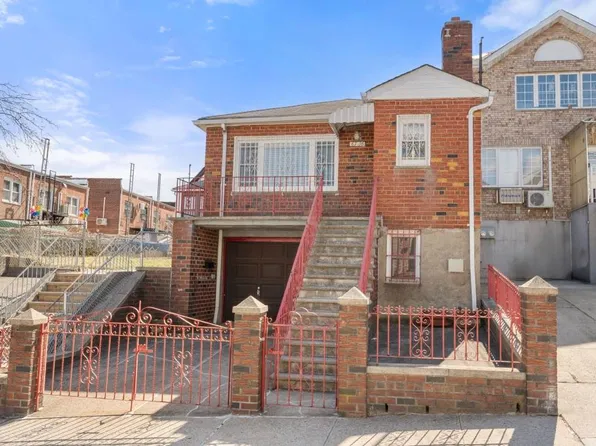 67-36 52nd Rd, Maspeth, NY 11378