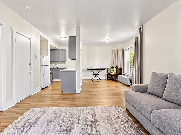 2nd image of 55 Irving St #2