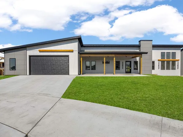 523 Park View Ct, Mount Vernon, IA 52314