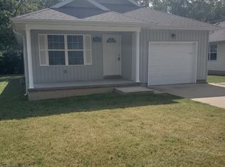 2952 W Chestnut St, Springfield, MO 65803