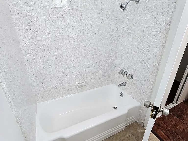 1202 N Fuller Ave #7 — Photo 14
