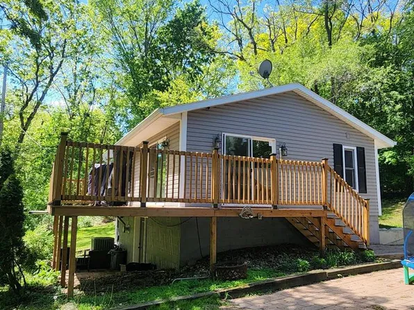 32901 Clarence STREET, Burlington, WI 53105