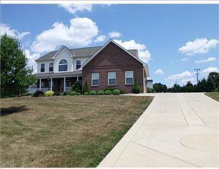 2nd image of 102 Julia Rd