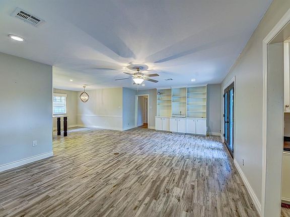 4th image of 4015 Antoine Dr