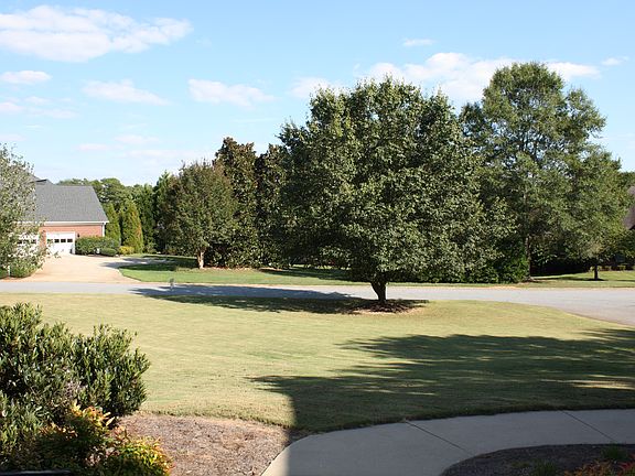 3rd image of 20 Muirfield Ct