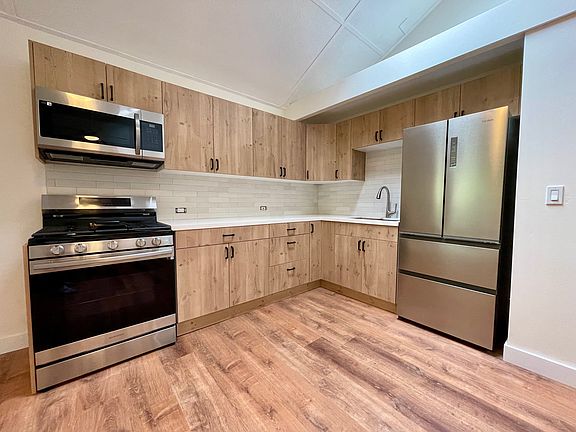 Brand new kitchen with new appliances.