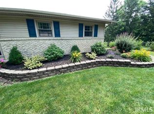 205 Holly Ln, Geneva, IN 46740