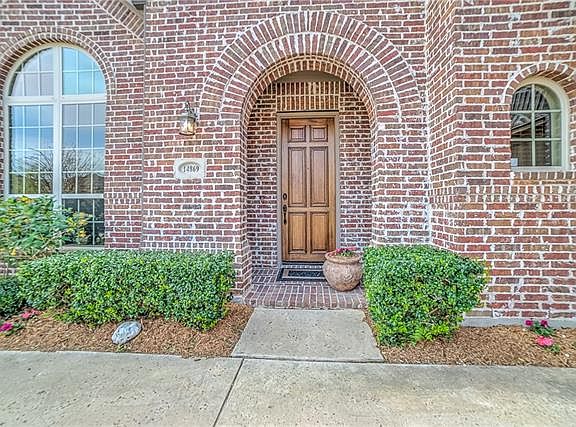 3rd image of 14869 Foxbriar Ln