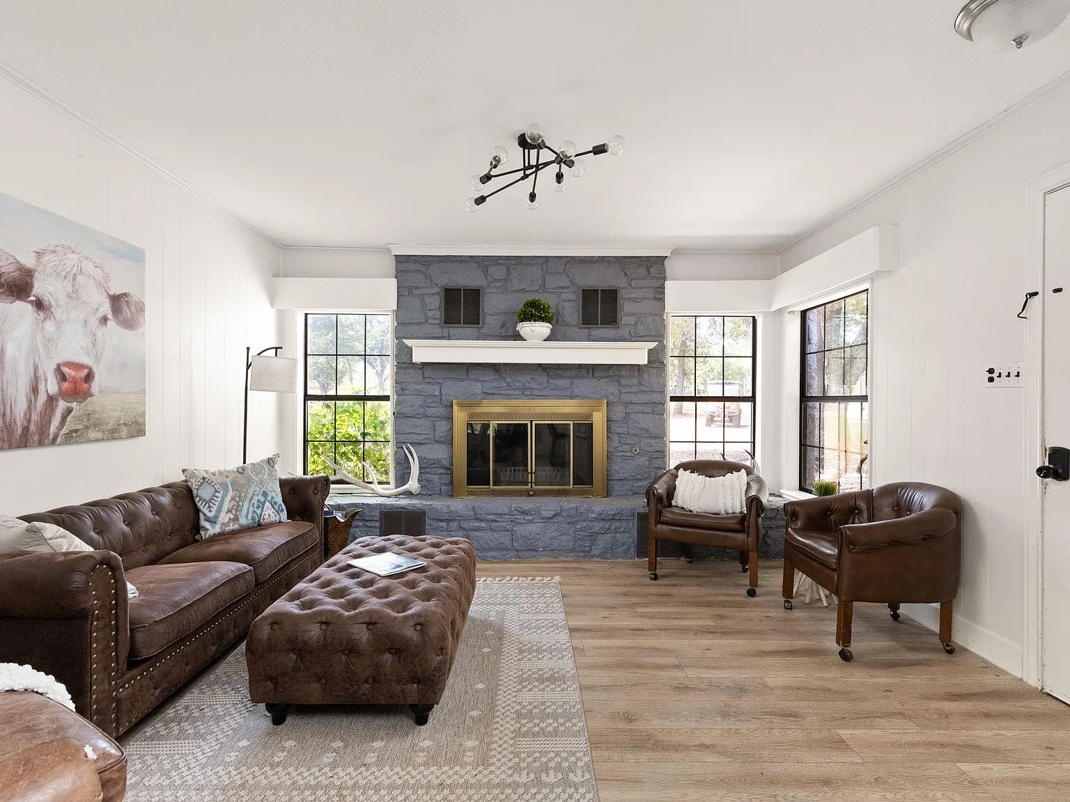 4 bed, 2.5 bath, 2579 sqft, $3,850 — Photo 4