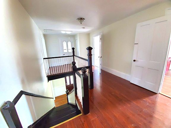 4th image of 526 Monroe St #4