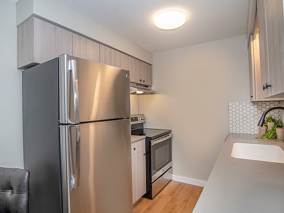 4th image of 831 S Lincoln St APT 101