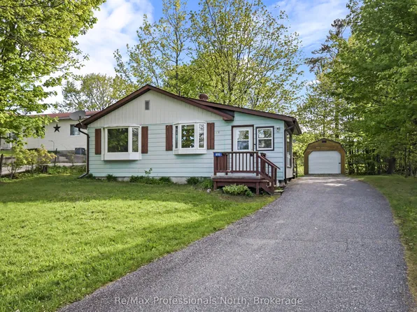 970 1st St S, Gravenhurst, ON P1P 1K3