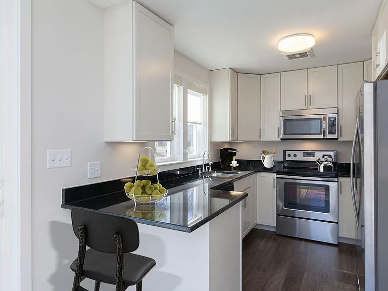 Linea Cambridge Apartments — Photo 11