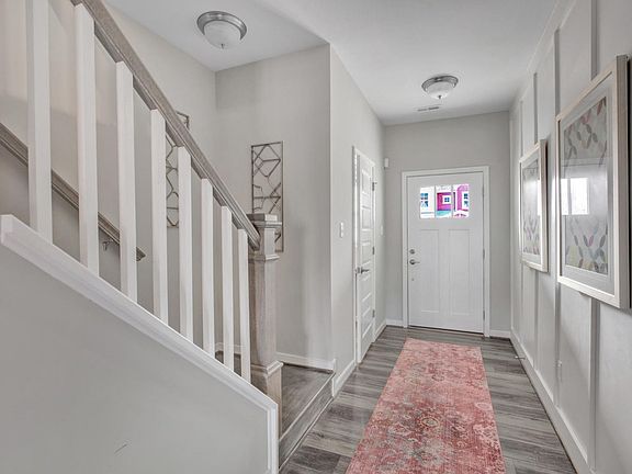 Desert Candle Dr Moseley VA-large-005-25-Foyer-1500x1000-72dpi