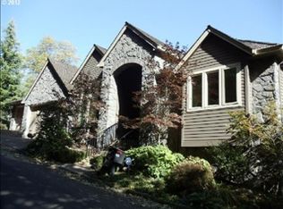 923 SW Rivington Dr, Portland, OR 97201