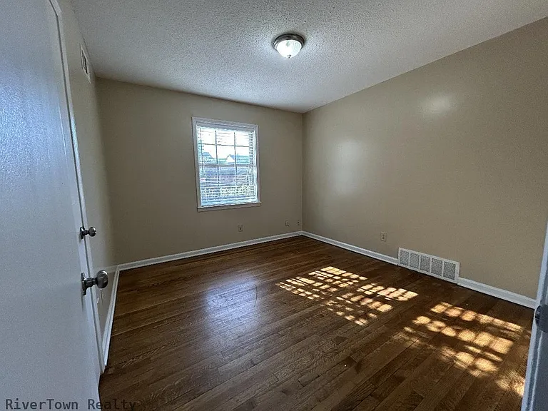 3201 Longacre Cv — Photo 10