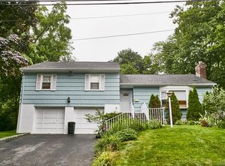 32 Runyon Pl, Scarsdale, NY 10583