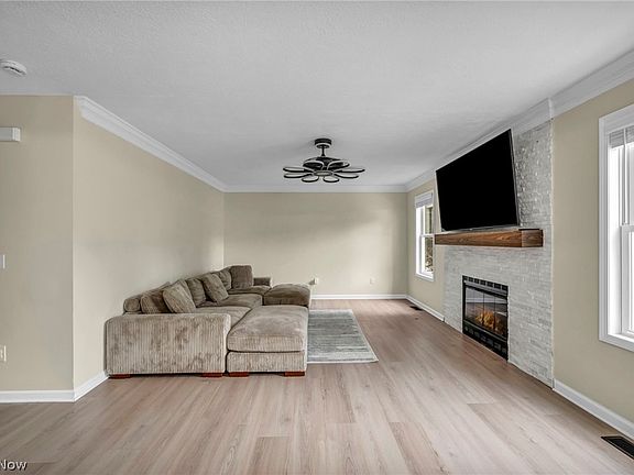 4th image of 1194 Dover Dr