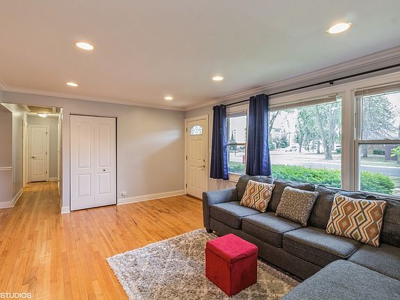 4th image of 842 E Lilly Ln