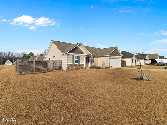 3rd image of 314 Sunrose Drive