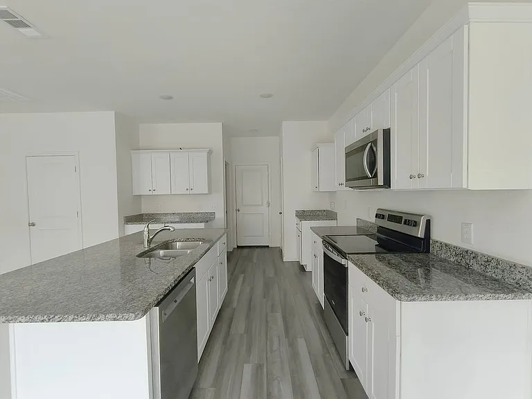 1809 Chapel Hill Rd — Photo 8