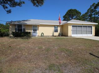 305 Tamarind Cir NW, Palm Bay, FL 32907