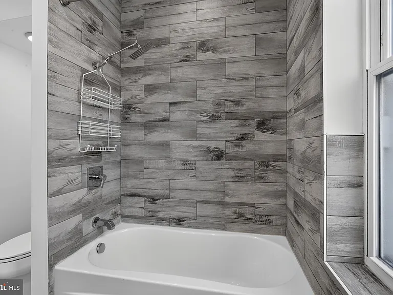 2319 N College Ave #B — Photo 20