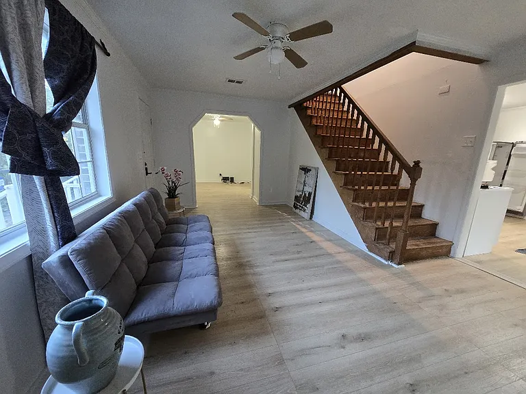 629 W Watson St — Photo 81