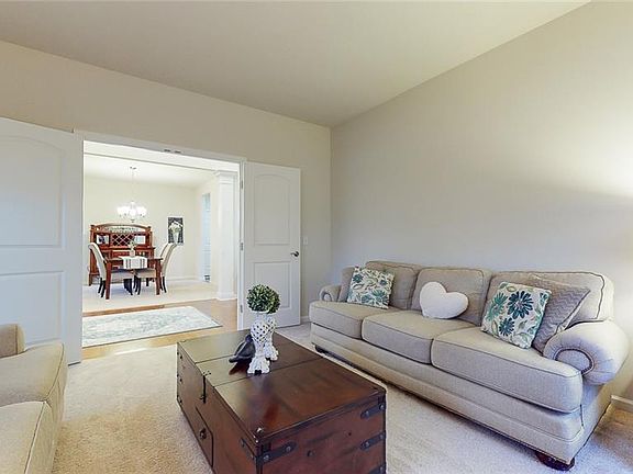 4th image of 6627 Regal Woods Dr