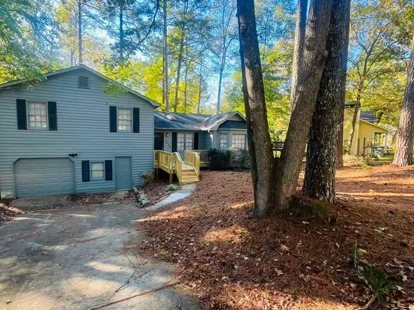 4060 Woodland Dr NW, Kennesaw, GA 30152