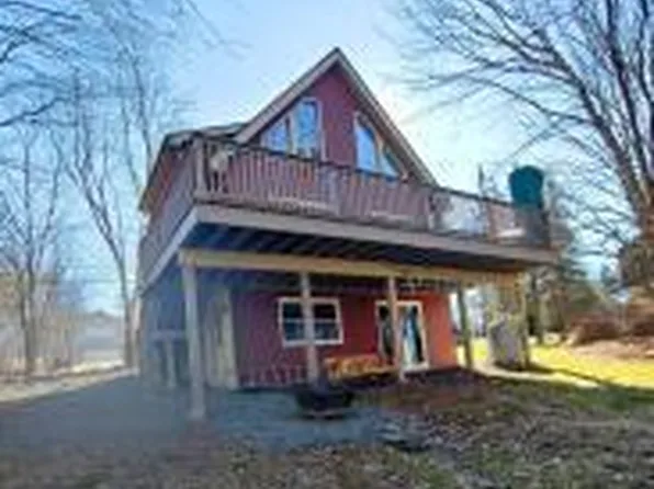 620 Lakeview Dr E, Lake Ariel, PA 18436