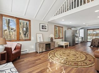 210 Waconia Rd, Highland Lakes, NJ 07422