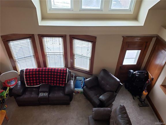 3rd image of 616 Tacoma Ave