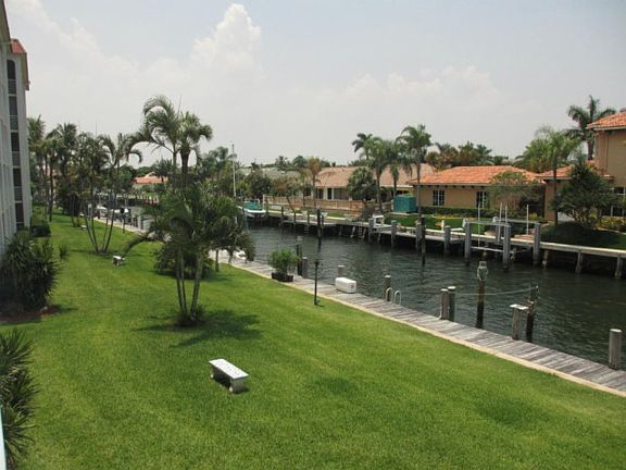 2nd image of 105 Paradise Harbour Blvd APT 104