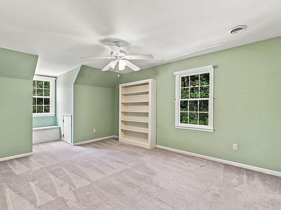 4th image of 205 Hillpine Dr