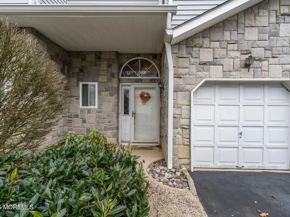 24 Catherine Court, Laurence Harbor, NJ 08879