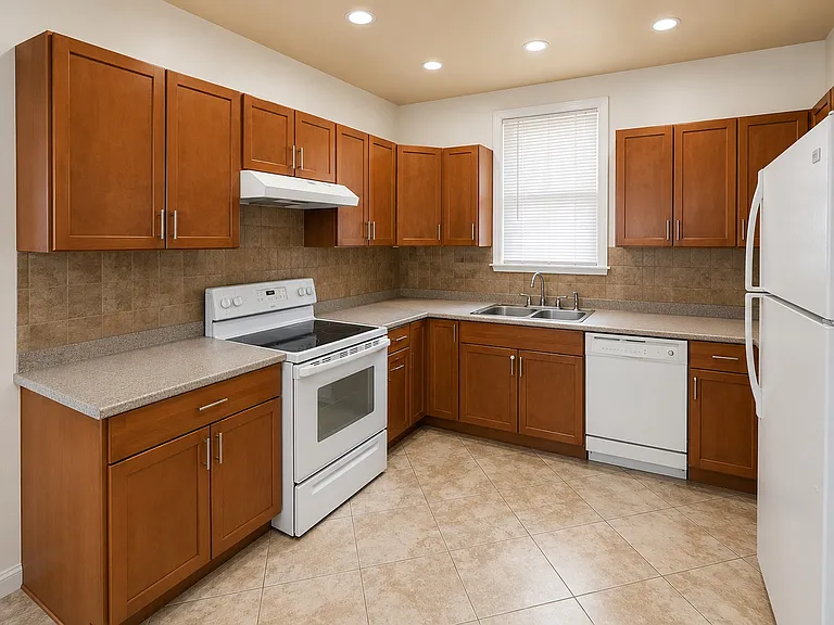 7 Antrim St #3 — Photo 4